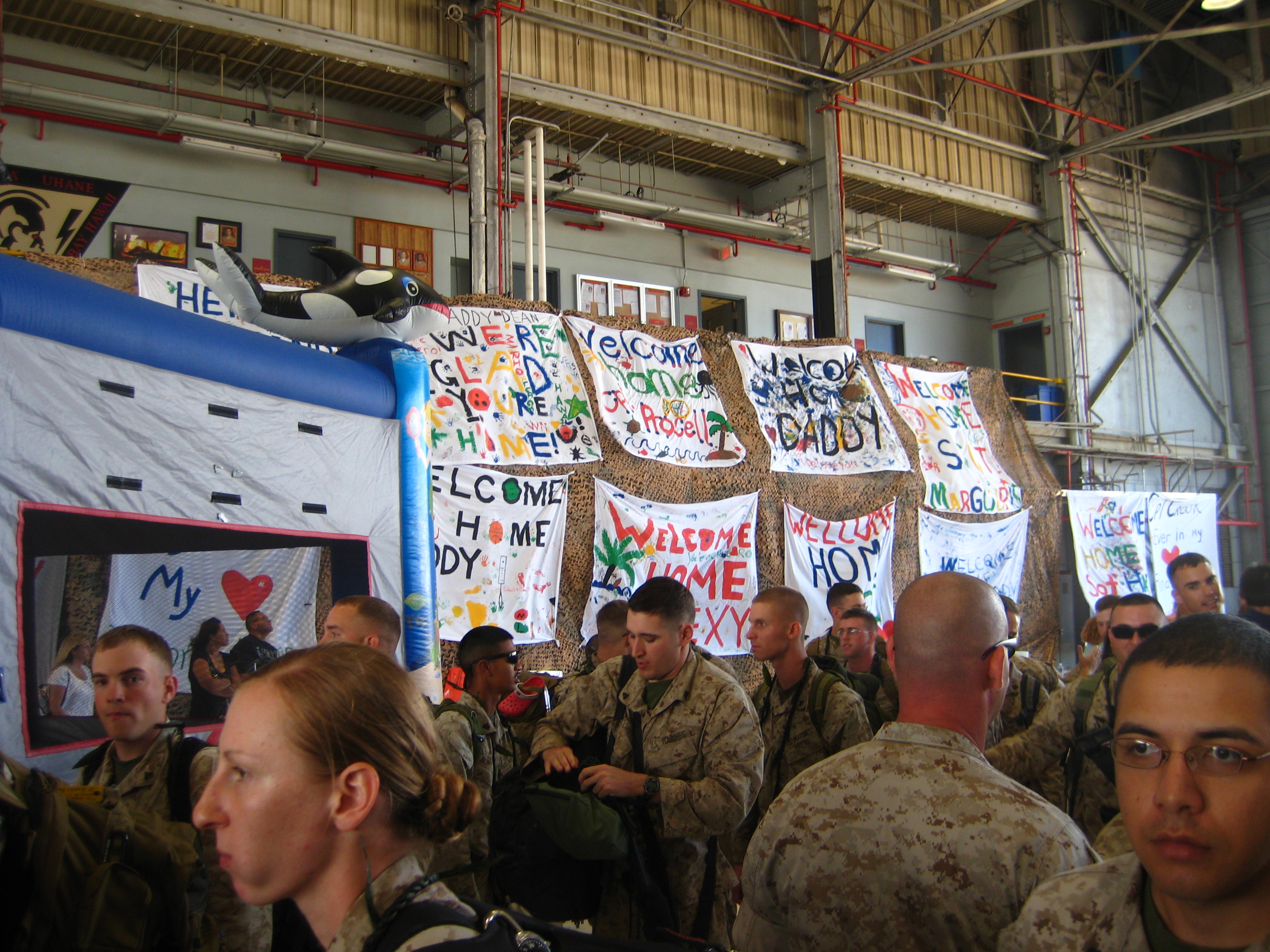 Banners and the base band welcomed home 3rd Radio Battalion